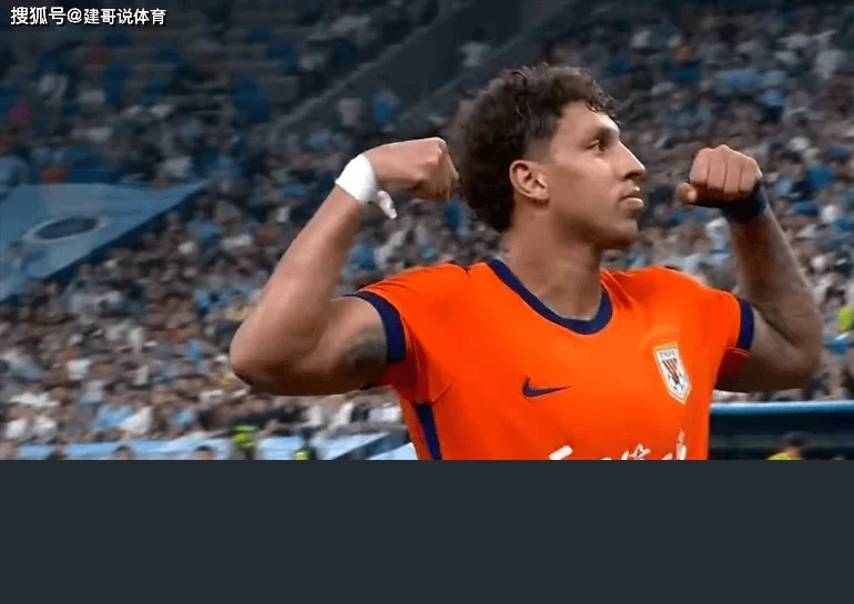 1-0!克雷桑补时救主!泰山VS新鹏城:4防1,克雷桑仍能倒钩_深圳_外援_球员